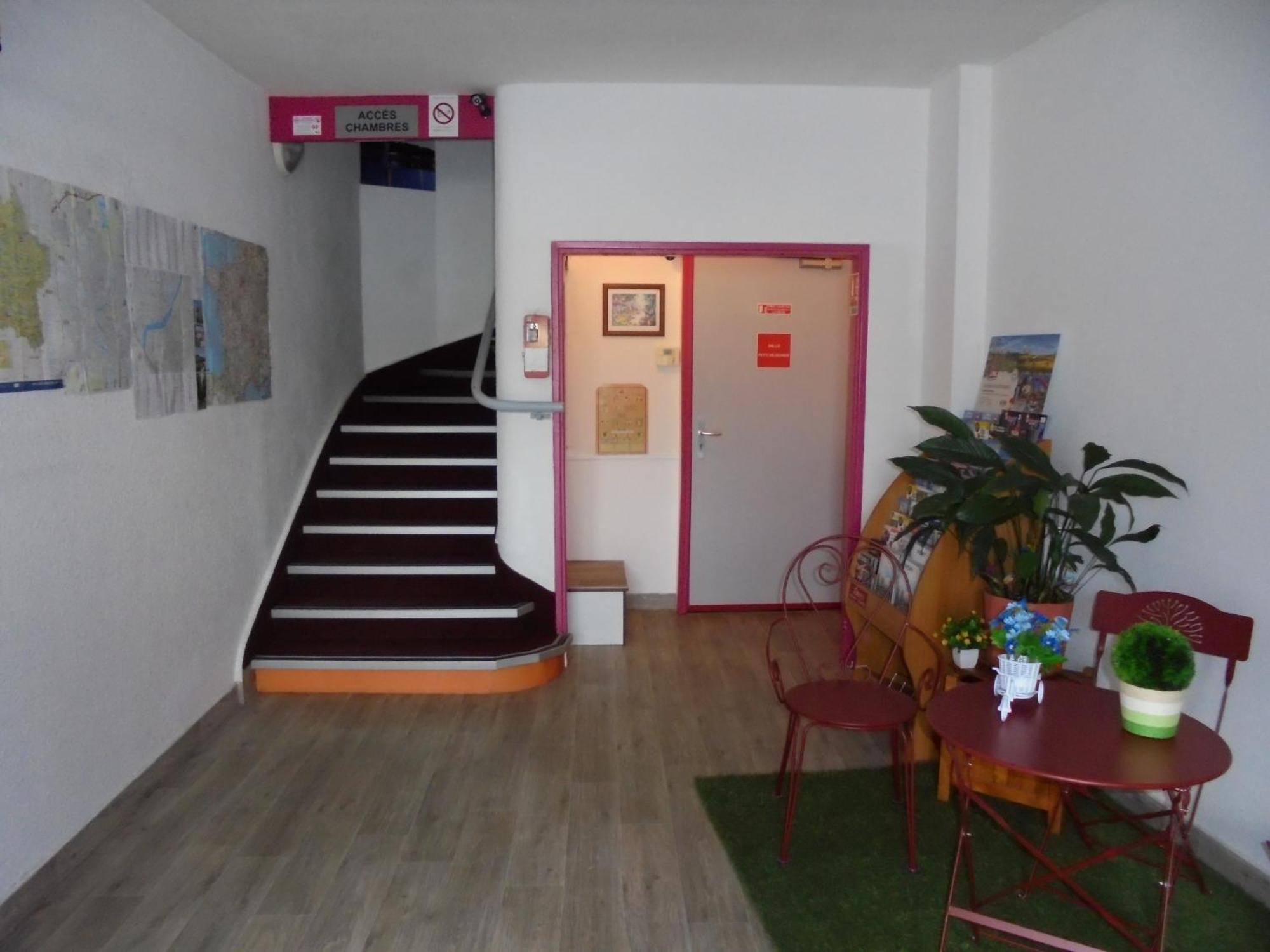 Hotel De La Gare Montlucon Exterior photo